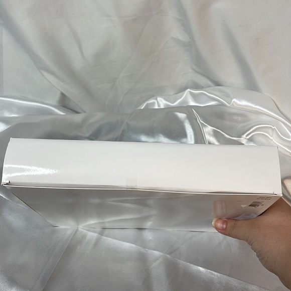 $148|Michael Kors: Knit Logo Scarf & Hat/Beanie Set, BNiB, Never Opened - Picture 3 of 10